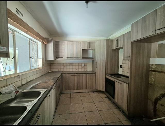3 BEDROOM FREESTANDING FOR SALE IN ELANDSRAND